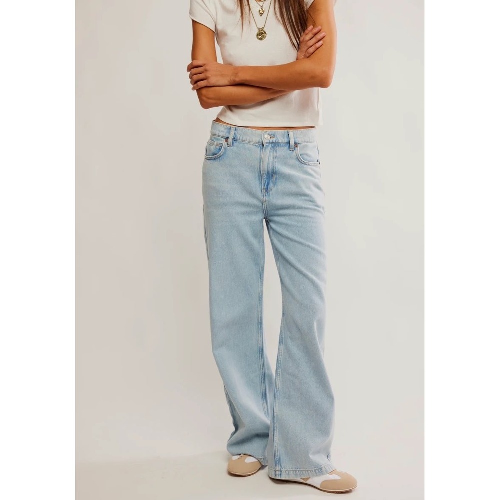 Free People We The Free Light Wash Wide Leg Jeans Size 28